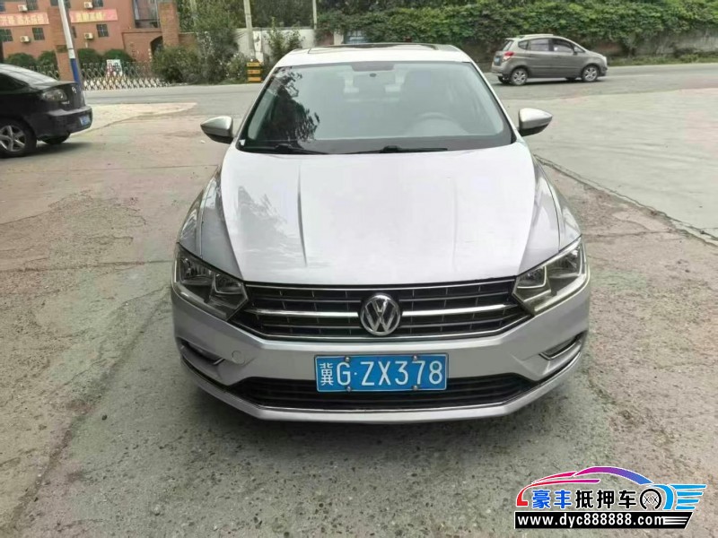 抵押车出售17年大众宝来轿车