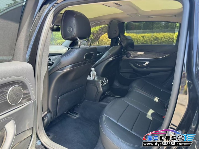 17年奔驰E轿车抵押车出售