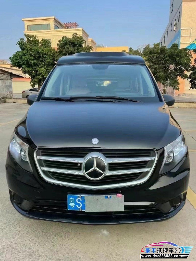 17年奔驰威霆轿车抵押车出售
