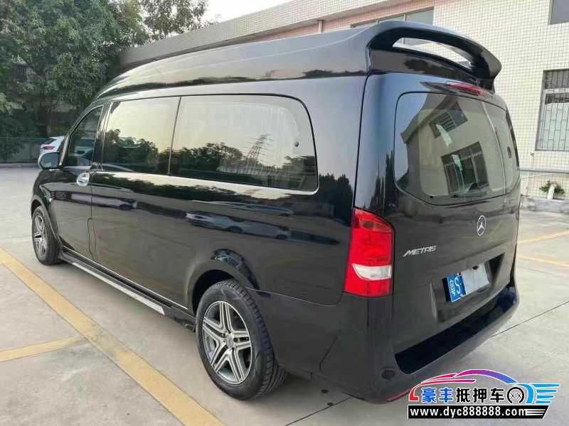 17年奔驰威霆轿车抵押车出售