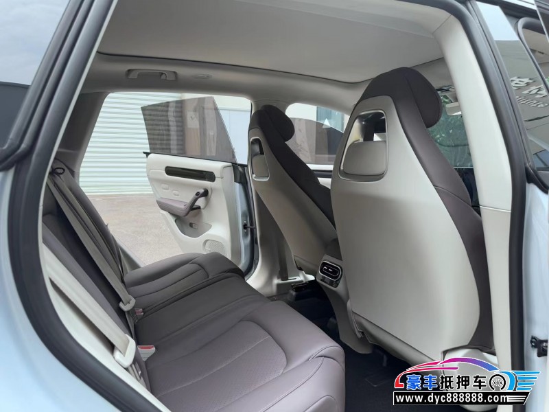 23年零跑C11轿车抵押车出售