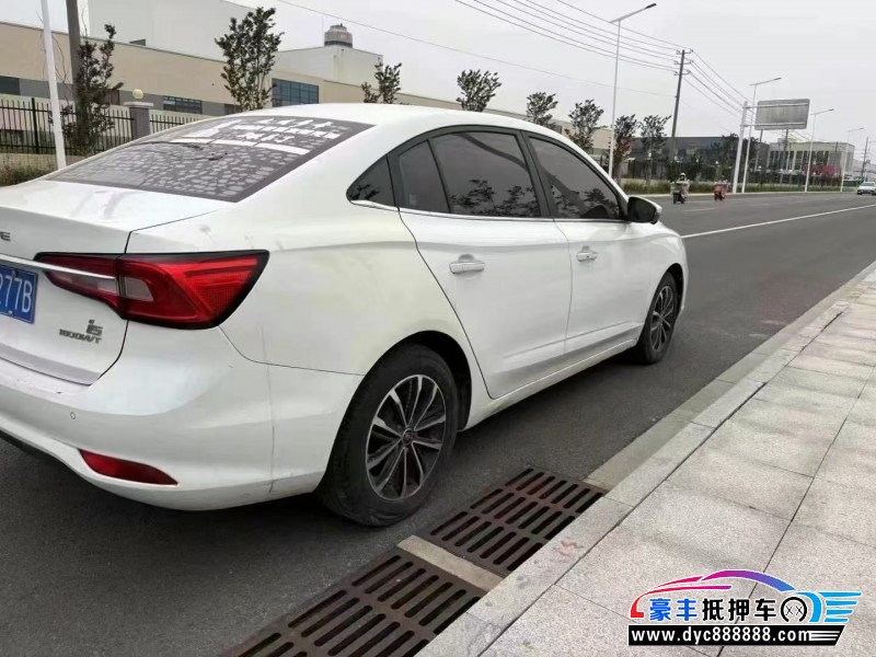 21年荣威i5轿车抵押车出售