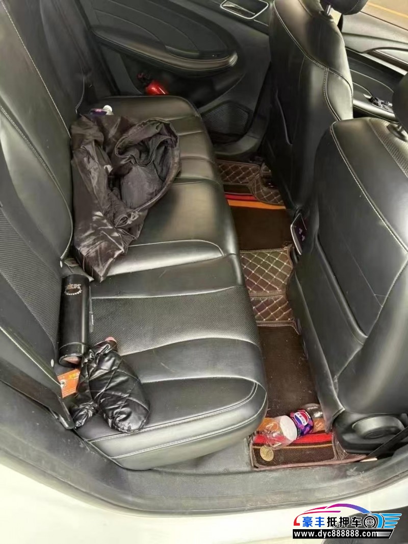 21年荣威i5轿车抵押车出售