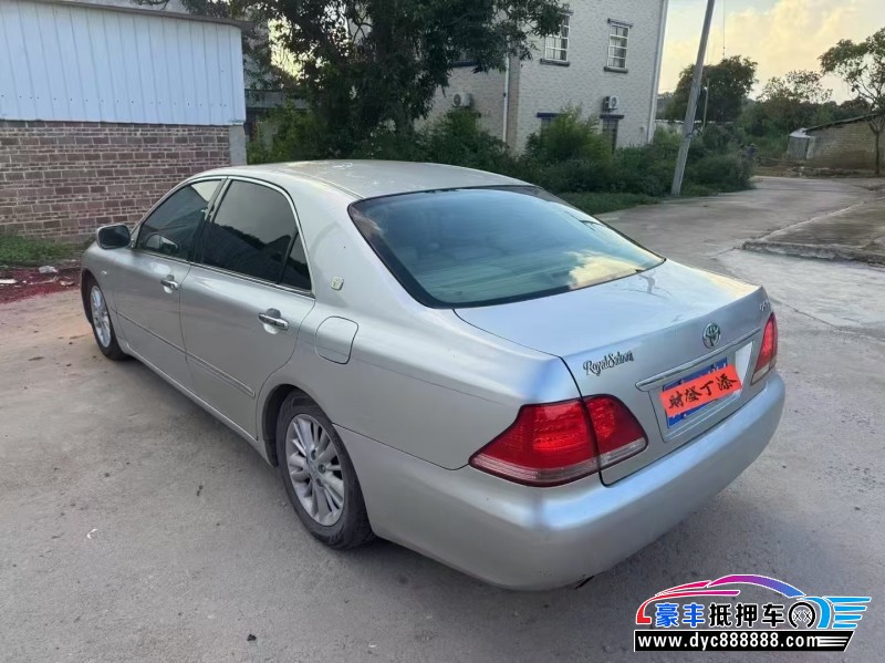 05年丰田皇冠轿车抵押车出售
