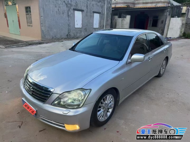 05年丰田皇冠轿车抵押车出售