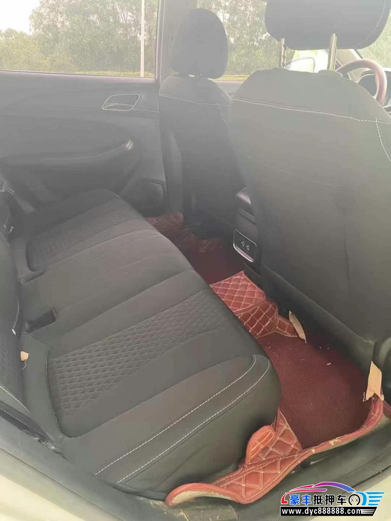 20年荣威i5轿车抵押车出售