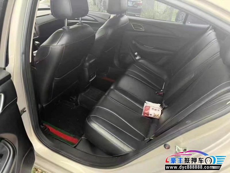 19年荣威i5轿车抵押车出售