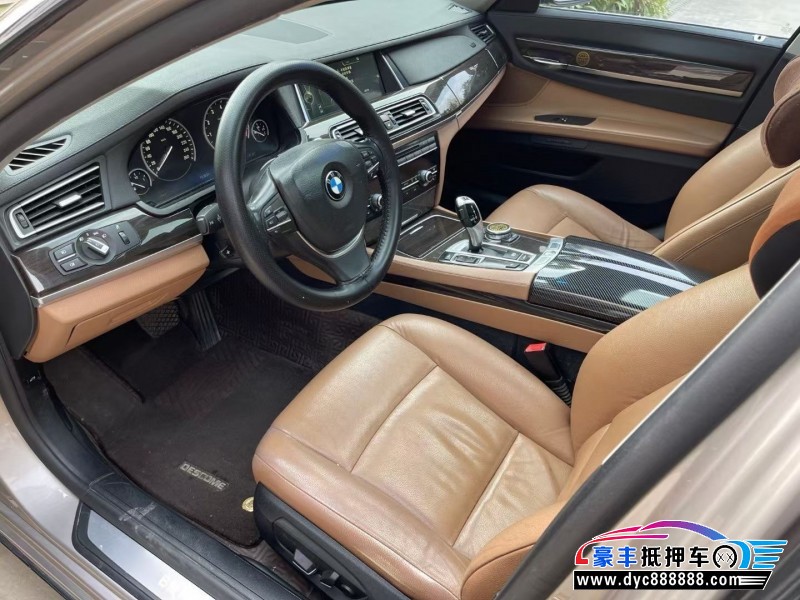 13年宝马7系轿车抵押车出售