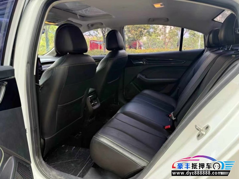 22年荣威i5轿车抵押车出售