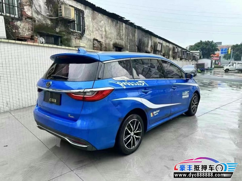 18年比亚迪宋轿车抵押车出售