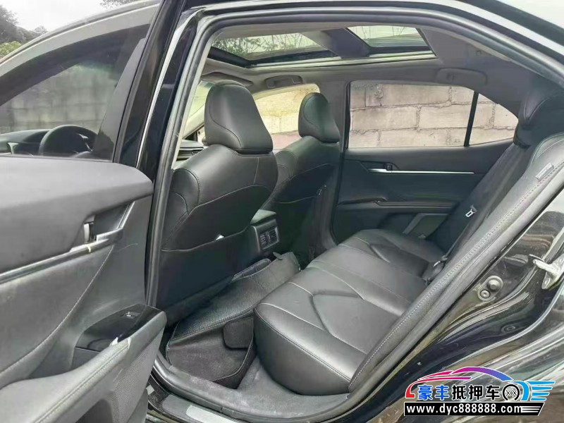 21年丰田凯美瑞轿车抵押车出售