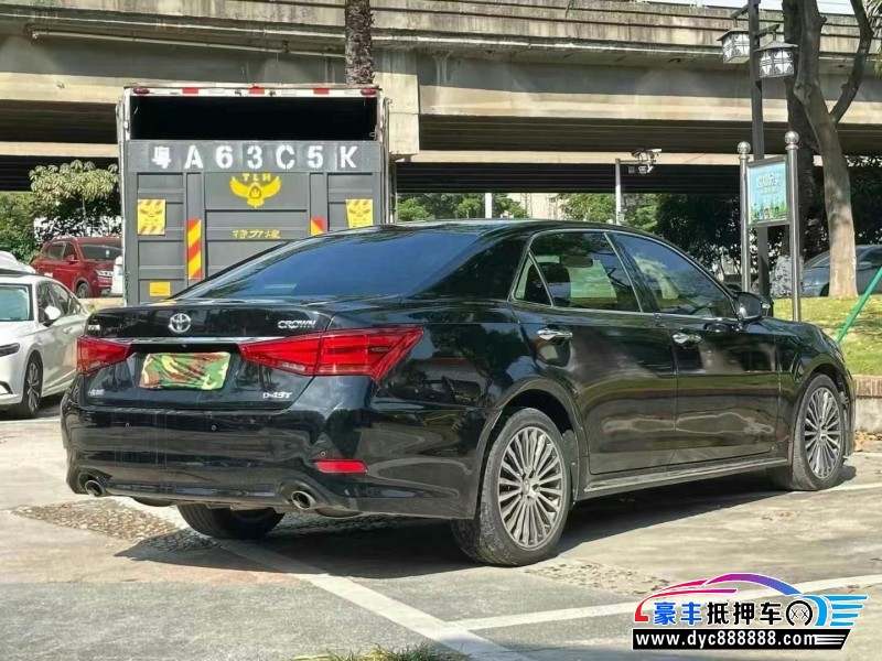 20年丰田皇冠轿车抵押车出售