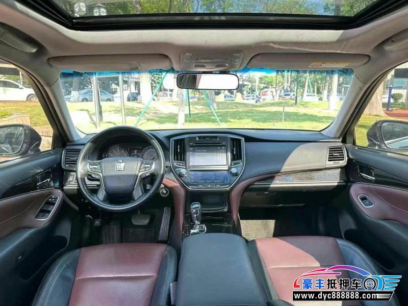 20年丰田皇冠轿车抵押车出售