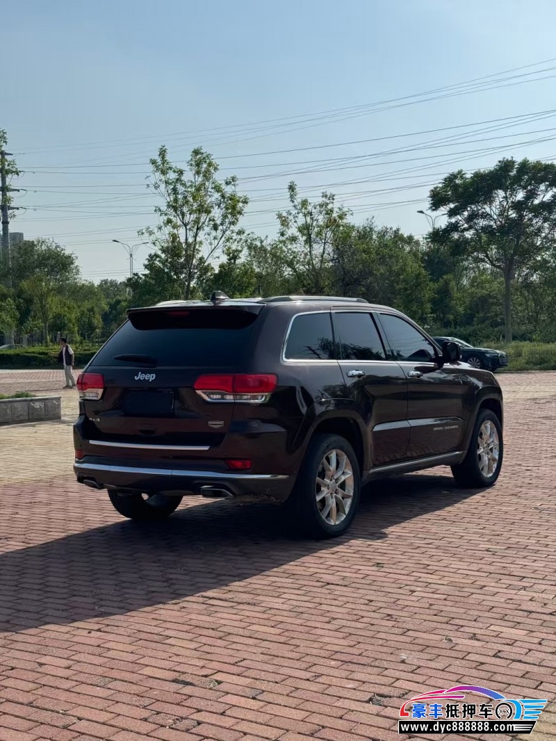 13年Jeep大切诺基轿车抵押车出售