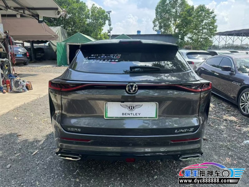 24年长安长安UNI轿车抵押车出售