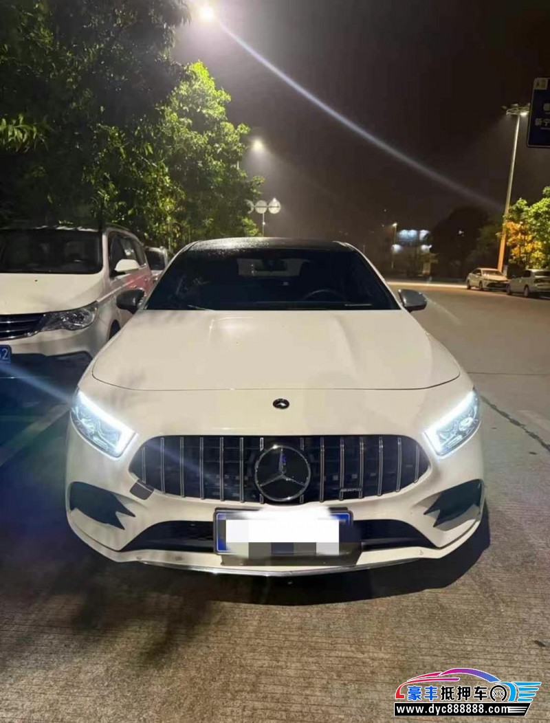 21年奔驰A轿车抵押车出售