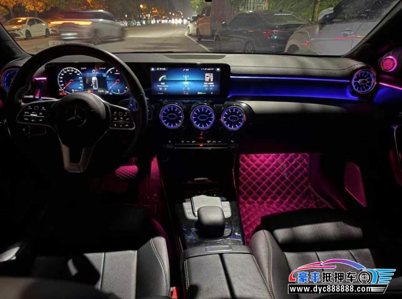 21年奔驰A轿车抵押车出售