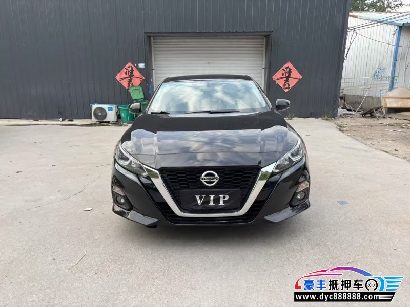 22年日产天籁轿车抵押车出售