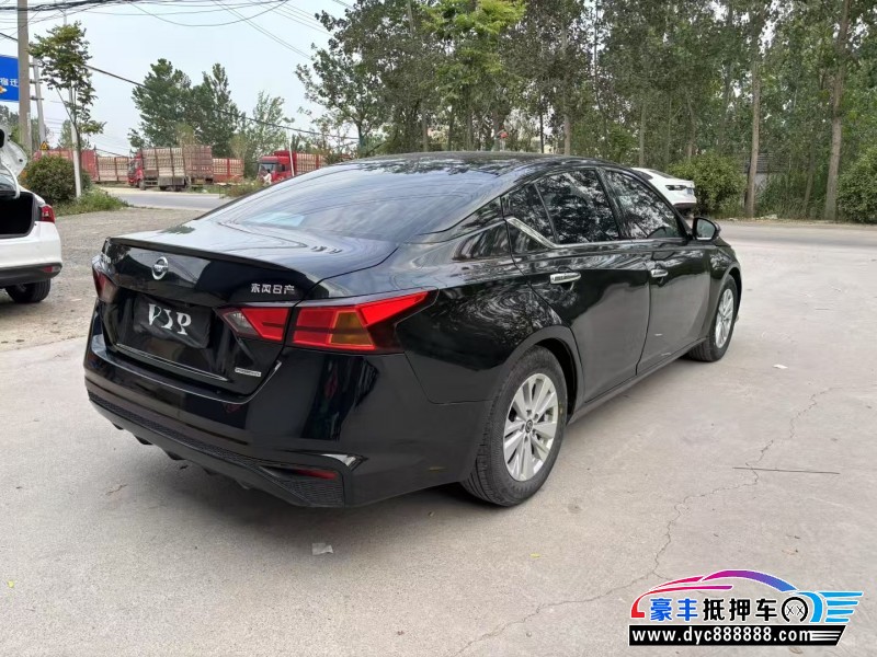 22年日产天籁轿车抵押车出售