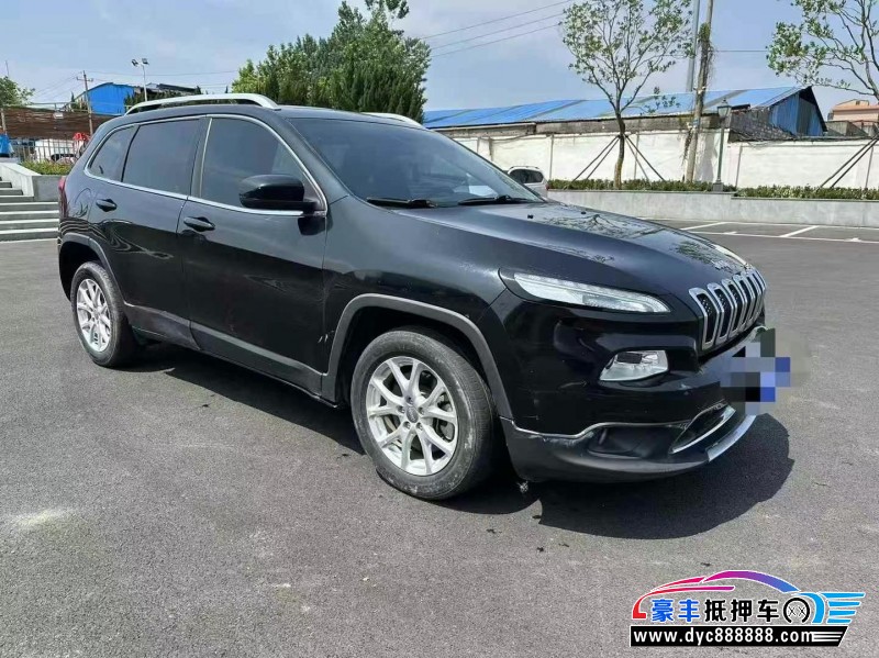 18年Jeep自由光轿车抵押车出售