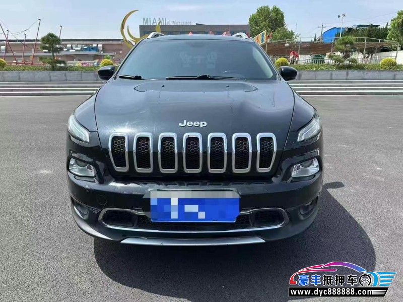 18年Jeep自由光轿车抵押车出售