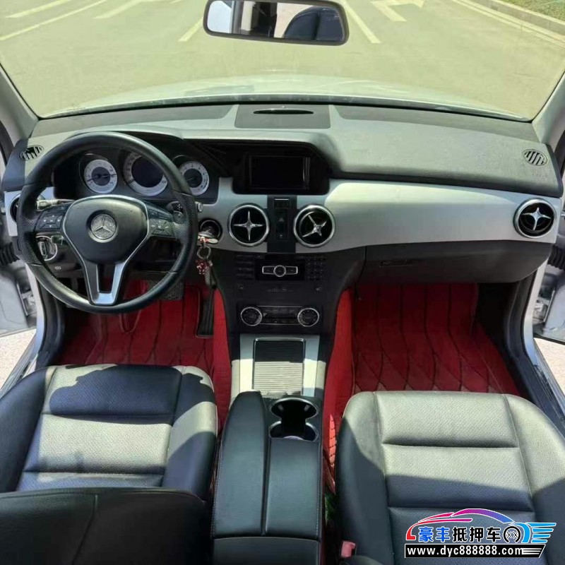 13年奔驰GLK轿车抵押车出售