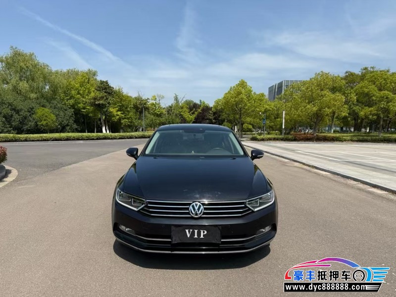 18年大众迈腾轿车抵押车出售