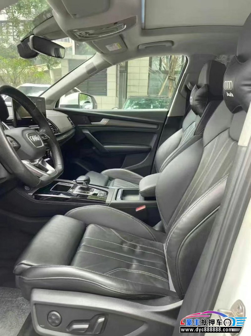 22年奥迪Q5轿车抵押车出售