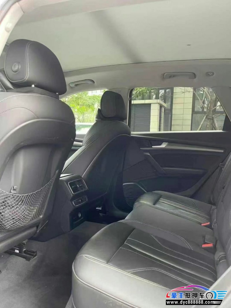 22年奥迪Q5轿车抵押车出售