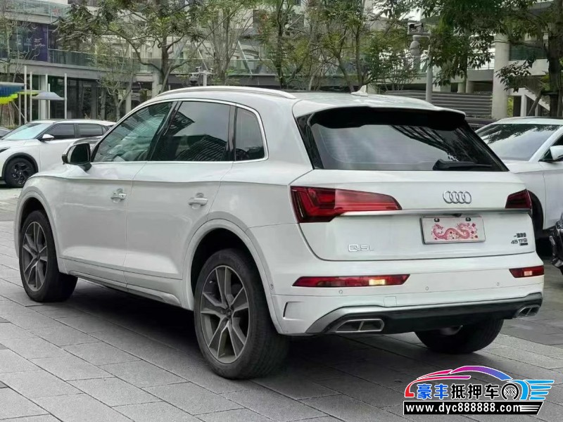 22年奥迪Q5轿车抵押车出售
