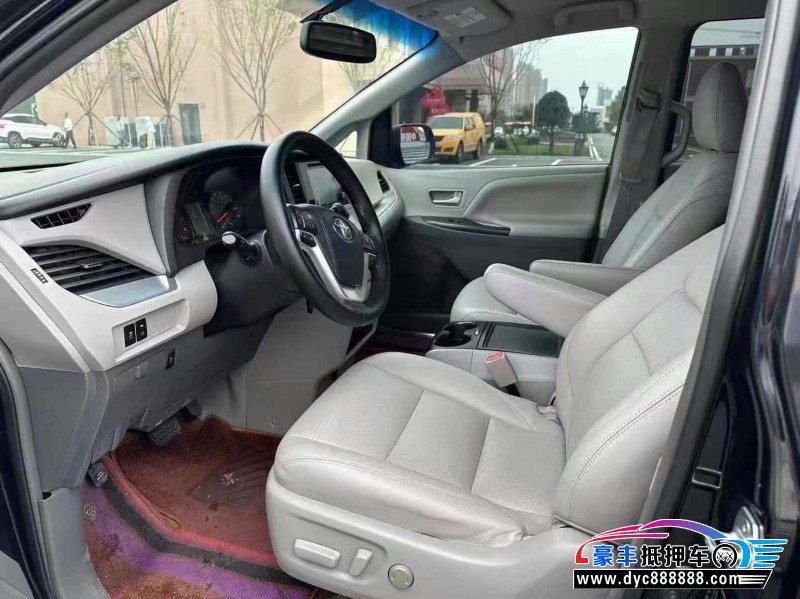 16年丰田塞纳轿车抵押车出售