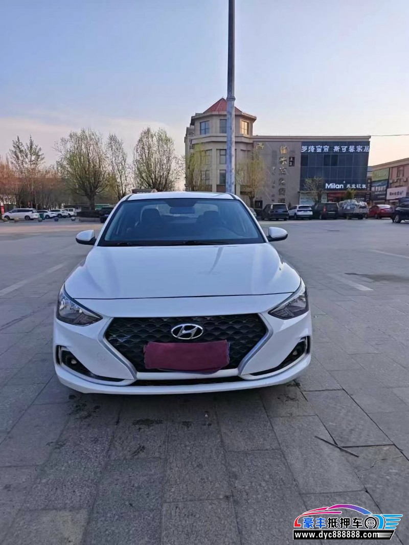 抵押车出售20年现代悦动轿车