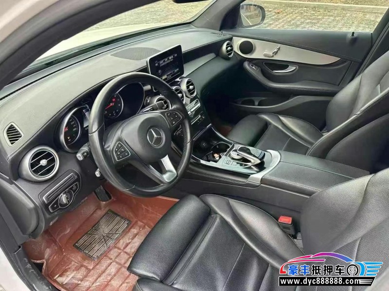 19年奔驰GLC轿车抵押车出售