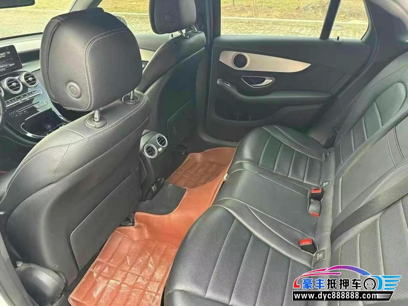 19年奔驰GLC轿车抵押车出售