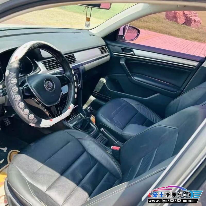 16年大众宝来轿车抵押车出售