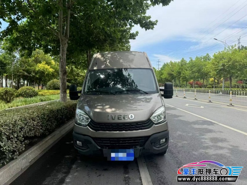 22年依维柯欧盛轿车抵押车出售