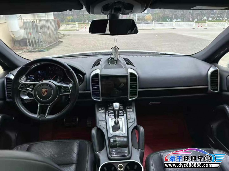 17年保时捷卡宴轿车抵押车出售