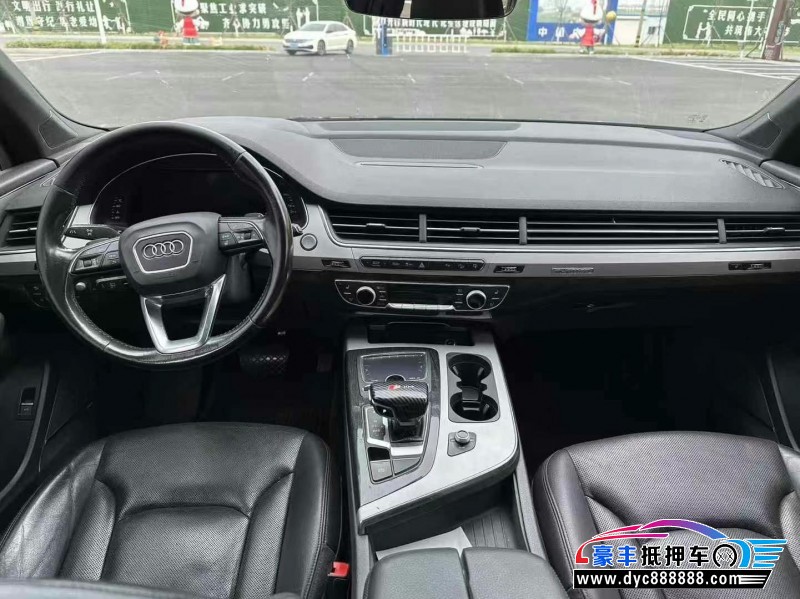 18年奥迪Q7轿车抵押车出售