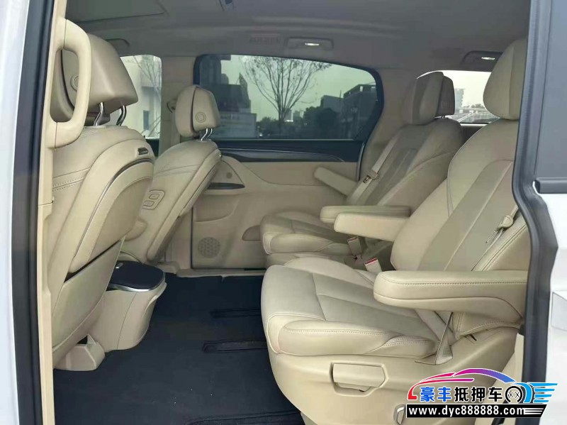 24年别克GL8轿车抵押车出售