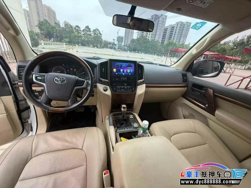 18年丰田兰德酷路泽（陆巡）轿车抵押车出售