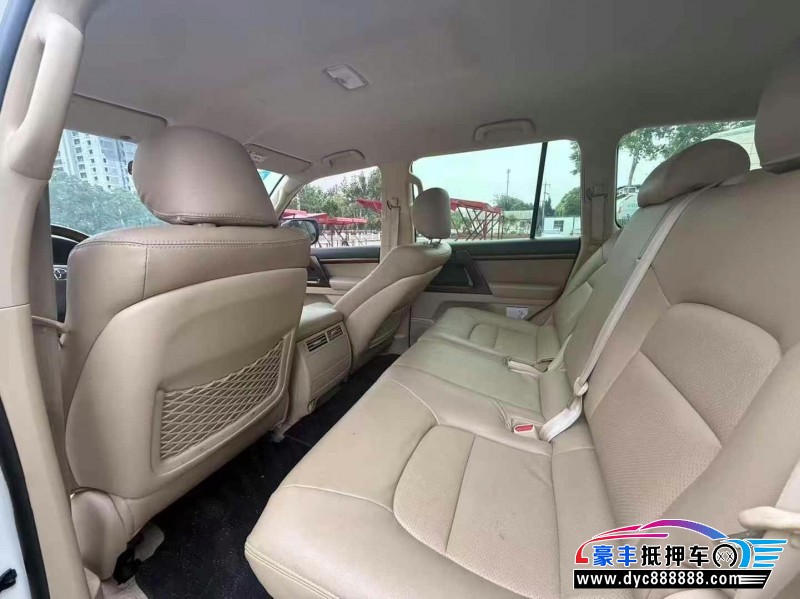 18年丰田兰德酷路泽（陆巡）轿车抵押车出售