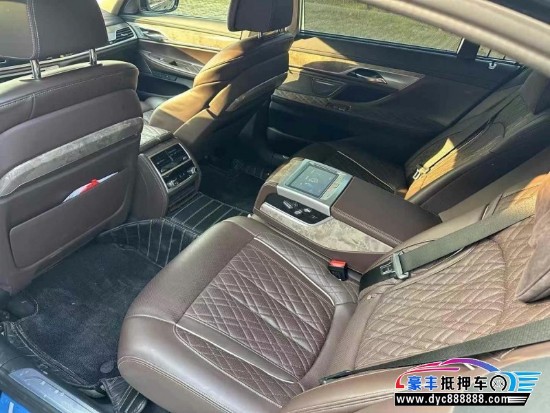 22年宝马7系轿车抵押车出售