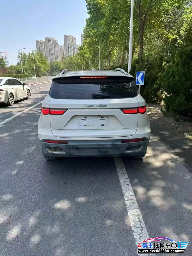 19年众泰T700轿车抵押车出售