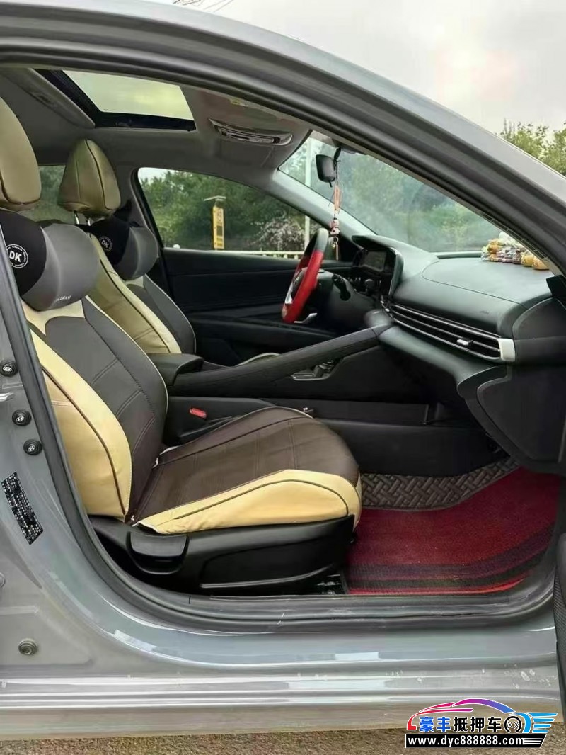 21年现代伊兰特轿车抵押车出售