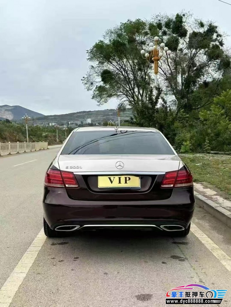 12年奔驰E轿车抵押车出售