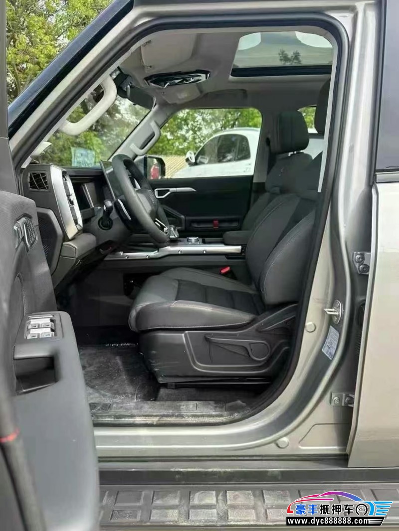 25年捷途旅行者轿车抵押车出售