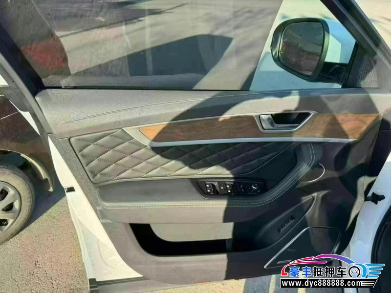 20年红旗HS7轿车抵押车出售