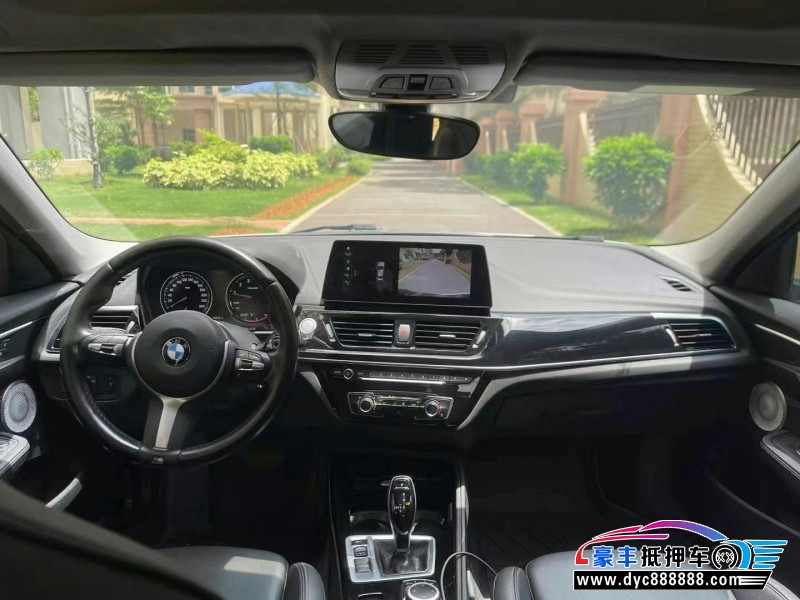 21年宝马1系轿车抵押车出售