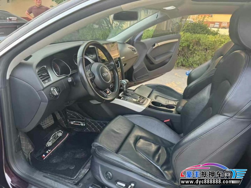 12年奥迪A5轿车抵押车出售