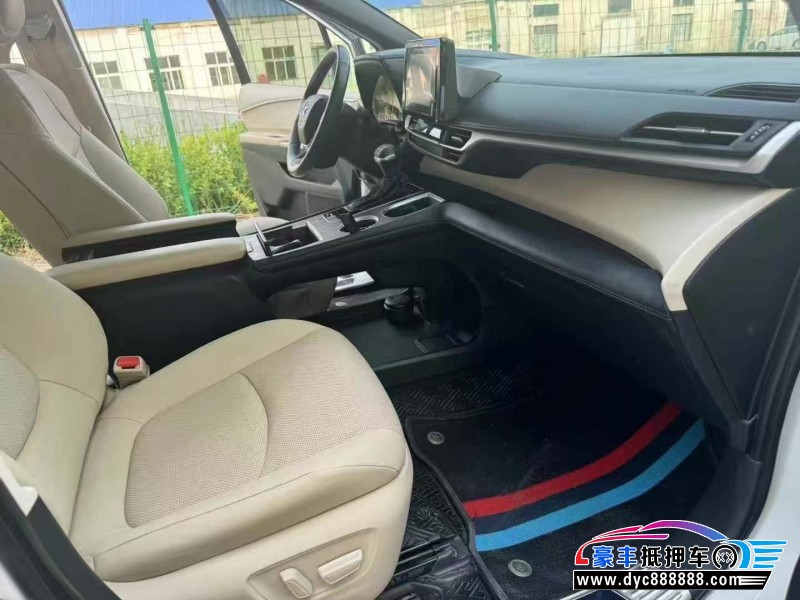 23年丰田塞纳轿车抵押车出售